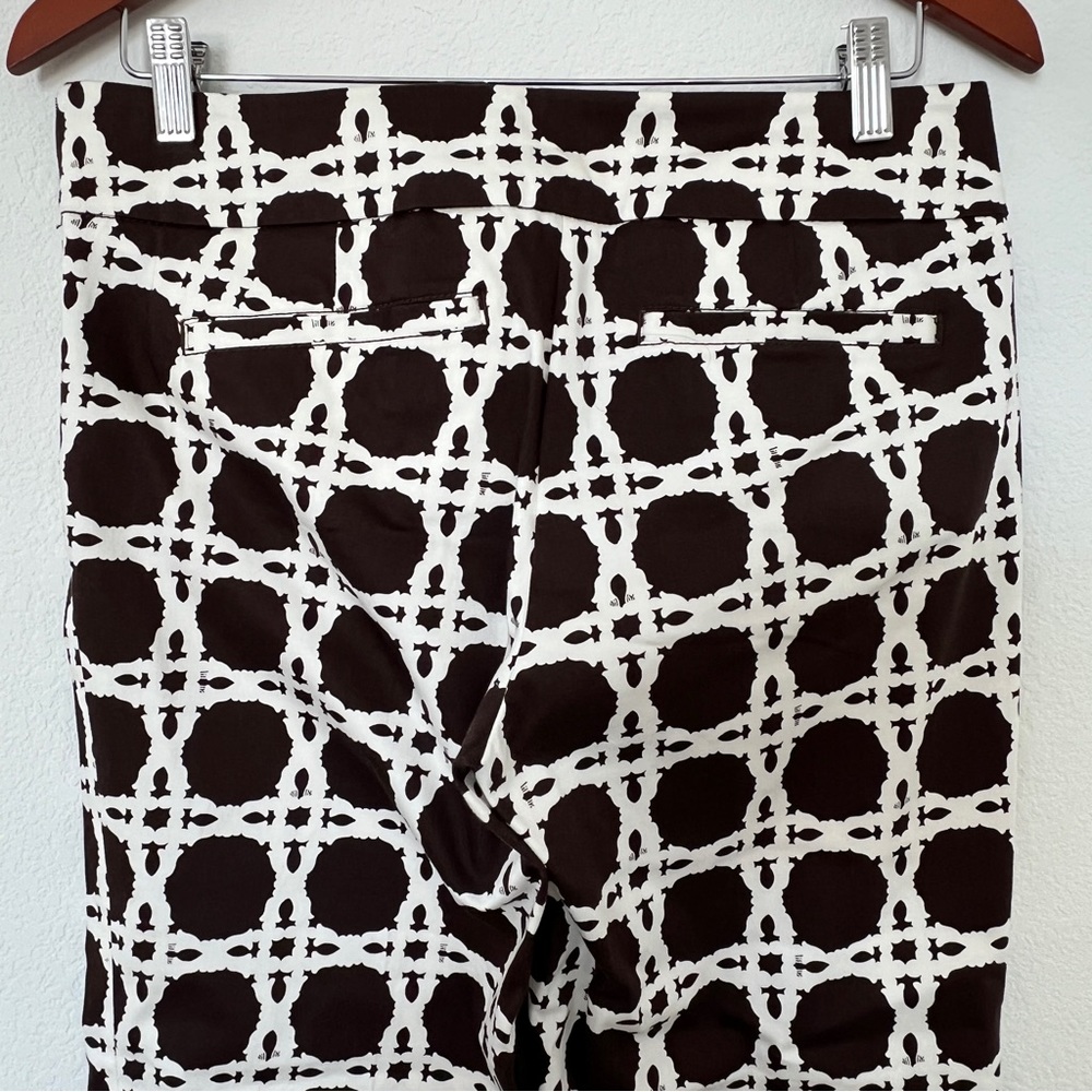 Lilly Pulitzer Black & White Cropped Pants with Graphic Circle Grid - Picture 5 of 10